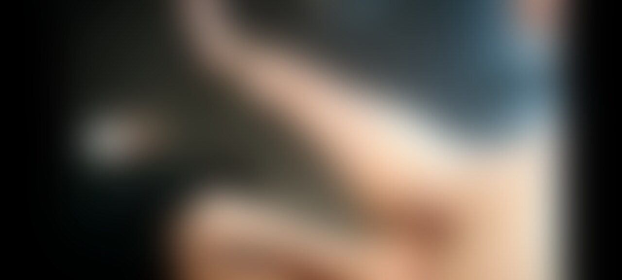 22歳OLあみちゃんのネットカフェで生足、足コキ
あみちゃんの初めてとは思えないくらいの器用な生足足コキ
またまたカフェでネットサーフィンしながら足は何故か股間でぐにゅぐにゅ
どんどん大きくなる竿や玉を刺激してきます。
時には裏筋を激しく上下に動かしたり、時には優しくちょんちょんと刺激したり、
もうびんびんで爆発しそうです。
いやらしく生足を動かしながらもあみちゃんに眼を向けるとネットに夢中。
器用な生足です。
最後は両足でさすると大量にフィニッシュ、ティッシ何枚使うのってくらい出てしまいました。 (2/2)