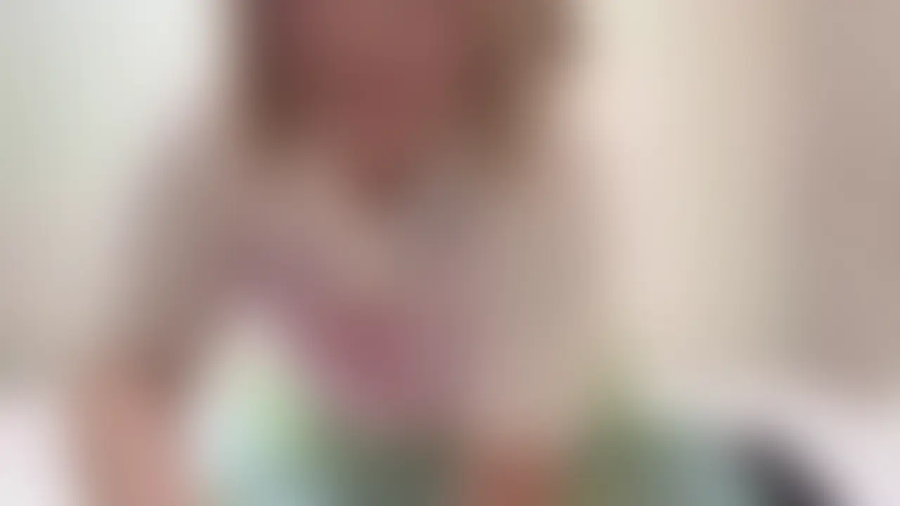 初動画投稿するよ🍎自撮り動画も初めてだから
すごくぎこちないので、先に謝っておきます🙇♂️
いろんな人から聞かれるから書いておくけど
バストは F カップです
あんまり家でオナニーすることはないんだけど…
誰かに見てもらえると思うとすごく興奮しちゃって、
気づいたらパンツずらしてた🤭
恥ずかしすぎてやばいけど
初動画頑張って撮ったからぜひ見て欲しいです🍎
🍎みほ独り占めプラン🍎では、みほの完全顔出しverで
作品が見放題だから、入会お待ちしてます!! (2/2)