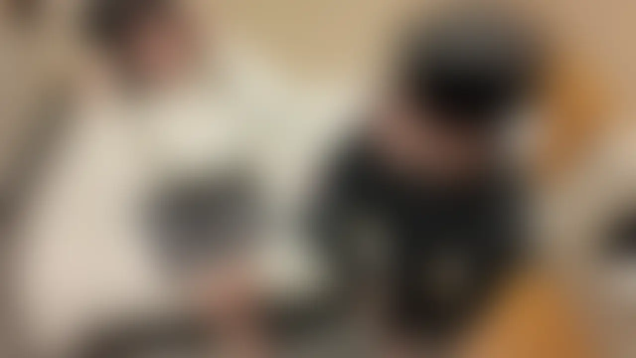 Nカップ細身爆乳 新卒OLセフレと生中セックスw
俺自身が仕事で凹んだ日で街に出る気になれず、この日は前に声かけしてセフレ化した子を召喚w
この子はめっちゃ従順なので好き放題やらせてくれますw
オイルマッサージもうまいし、爆乳を使用した全身密着オイルマッサージも俺が教育しましたw
スマホいじりながらでも嫌な顔一つせず奉仕してくれるし、ハメ撮りも許可してくれるいい子なので、需要あったらまた載せますw (2/2)
