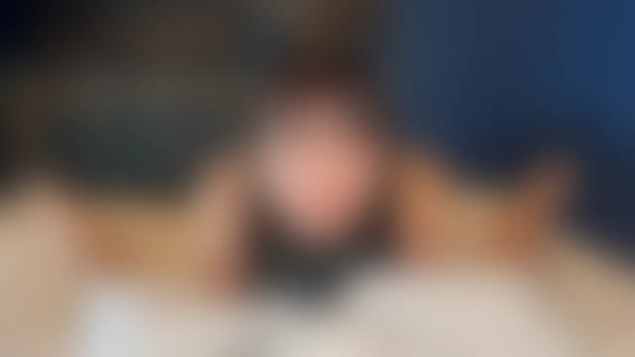 「にゃんてエッチなおちんぽなの…♡」
あどけない猫コスプレ姿とは裏腹に、口から溢れるのはドロドロの淫語。👅✨
さらに、手袋越しにじっくりと攻め立てられる包茎の快感に、あなたはどこまで耐えられますか?🧤🔥
可愛さとエロスの究極の融合を、今すぐチェックしてにゃん!🐾💖 (2/2)