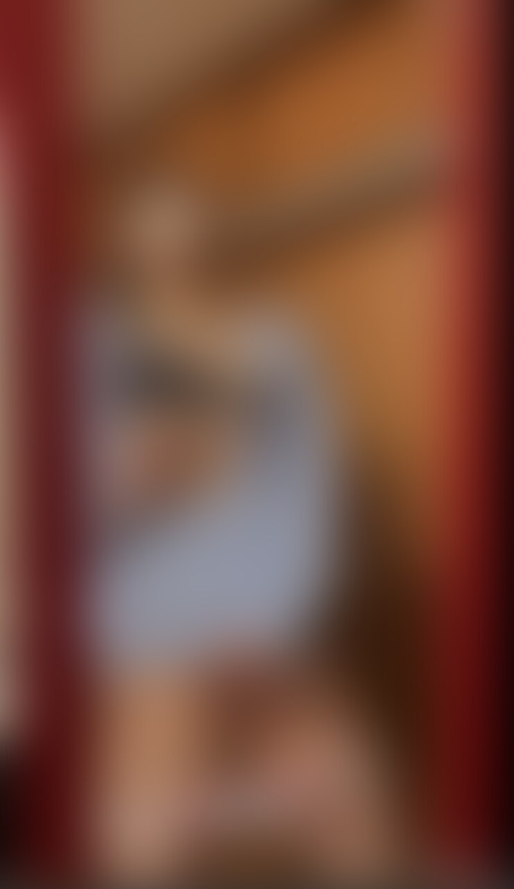 好きな男性アイドル(仮名にする)の写真を見ながらオナニー
鏡の前で自撮り棒でスマホ固定して撮影
私服 徐々にパンツとブラを脱いでオナニー
「○○カッコいい いつみてもカッコいい・・・」
おまんこいじりだす
「うわあ・・・これもかっこいい・・・ライブ行きたいなあ・・・実物見てみたい・・・」
クチュクチュおまんこイジリながら
「この画像保存しておこうっと・・・」
「かっこいい・・・」
「○○君って彼女いるのかな・・・」
「奇跡が起きて○○君と会えたりしないかなあ・・・」
「もし私が付き合えるってことになったら・・・」
(ここからデートなど願望や妄想を自由に言葉にしていく)
イクときは徐々にエッチな言葉を言って
「○○君 私のおまんこ舐めて・・・」
「わたしのおまんこ舐めて・・・」
「わたしのおまんこ舐めて・・・」を連発してイク
6分51秒 (2/2)
