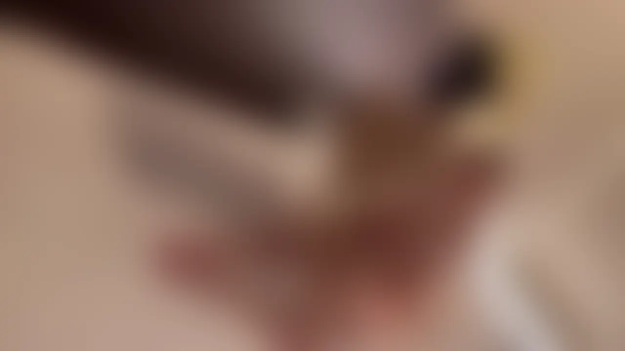 【21歳美容系】最初は余裕そうだったのに、途中から完全に表情崩れてました…（第2話）

なおちゃん、前回よりかなり空気に慣れてきてる感じ。

最初は少し緊張してる雰囲気もあったけど、
今回は距離感が近くなるにつれて、どんどん表情や反応が変わっていきます。

今回かなり印象的だったのが、“感情が隠せなくなる感じ”。

最初は笑ってごまかしてるのに、
途中から完全に空気に飲まれて、表情も息遣いも変わっていく。

しかもこの子、反応がかなり素直。

戸惑ってる感じ、照れてる感じ、
我慢してる感じまで全部そのまま顔に出るから妙にリアルです。

さらに今回は、“夢中になっていく感じ”がかなり強い。

最初は周りを気にしてるのに、
途中から完全に自分の世界入ってる瞬間があります。

しかも今回は、“空気感の変化”がかなり見どころ。

序盤と後半で、明らかに表情が違う。
そこを見比べるとかなり面白いタイプです。

美容系、ギャップ系、リアル系、感情表現強め系。
こういう“最初は緊張してるのに途中から崩れていく子”好きにはかなり刺さる一本。

なおちゃんシリーズ、話数追うごとに空気感かなり変わっていきます。
次回は立場逆転っぽい流れもあり、続き気になる人かなり多いと思います。

他にも“普通っぽいのに2人になると雰囲気変わる子”、かなりいます。

ガチ素人のみ、限定公開。

ーーーーーーーーーーーー

私が取り扱う動画は、全て実在する本物素人のみ。
普段なら絶対にこういう場所へ出てこないような、ごく普通の子たちばかりです。

一期一会の空気感、リアルな反応、素人特有の距離感。
演出では出せない“本物”だけを残しています。

撮影者としての営業力、人間関係、空気作り。
その全てが噛み合った時にだけ撮れる、再現性のない価値ある記録です。

そして、貴方もこんな『普通では出会えない子』と出会えるかもしれない貴重なブログへは↓からどうぞ。
ネトナンや出会い方のコツも掲載しています。

↓私のXブログ↓
mafi01190 (2/2)