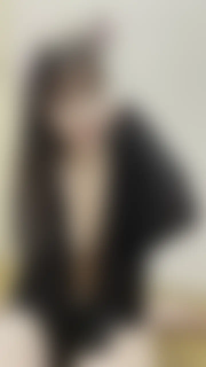 あやね牛の乳搾りパート2🤍今度は搾乳機も使って止まらない…!
右の【いいね】や【保存】も押してくれたら嬉しいです🤍
前回の「あやね牛 乳搾り」の動画が大好評だったので
今回はさらにさらにさらに搾ってみました…!
牛さんの格好で搾るの恥ずかしいんですけど…笑
今回は牛さんみたいな格好をして
みんなの大好きなあれも使ってみたら…
床が母乳でもう大変なことに……!!
こんなに攻めたことしてあやねは無事なのでしょうか…笑
ぜひあやね牛を見守ってあげてください🐮🤍 (2/2)