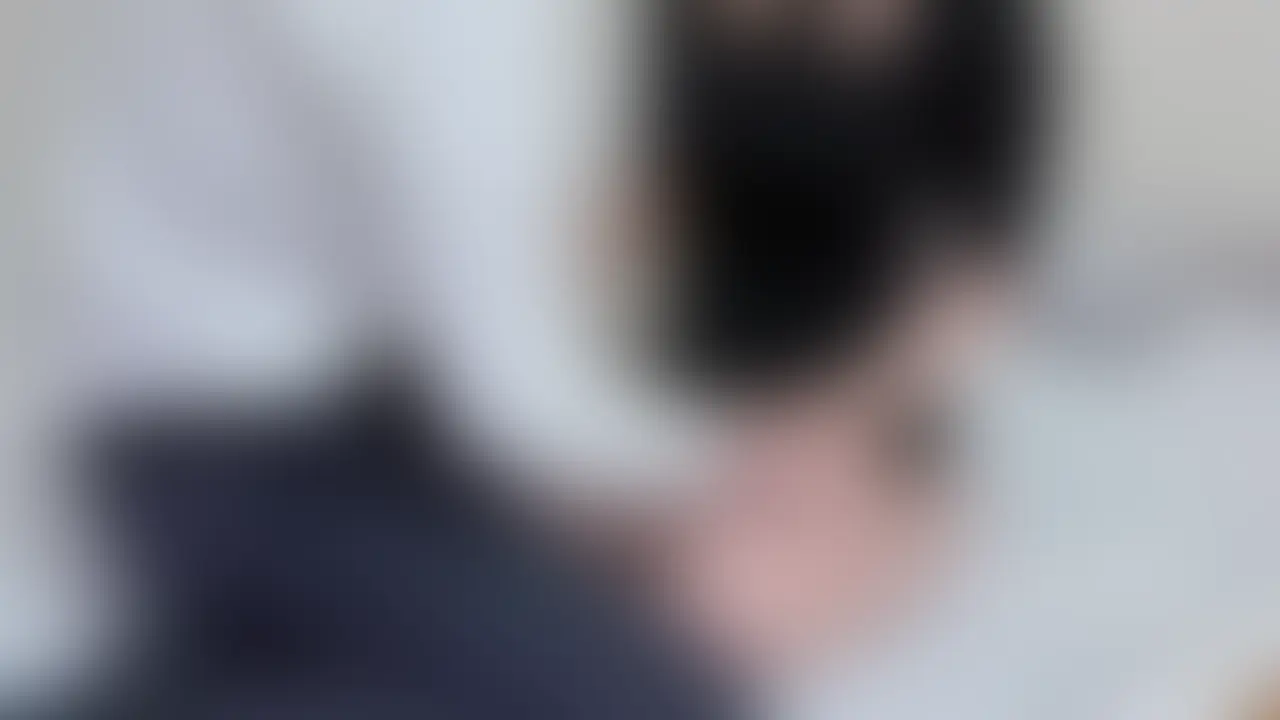 【遠距離カップル】2週間ぶりに彼女に会えた日。彼女への性欲が抑えきれず、仕事終わりのスーツのまま襲ってしまいました... (2/2)