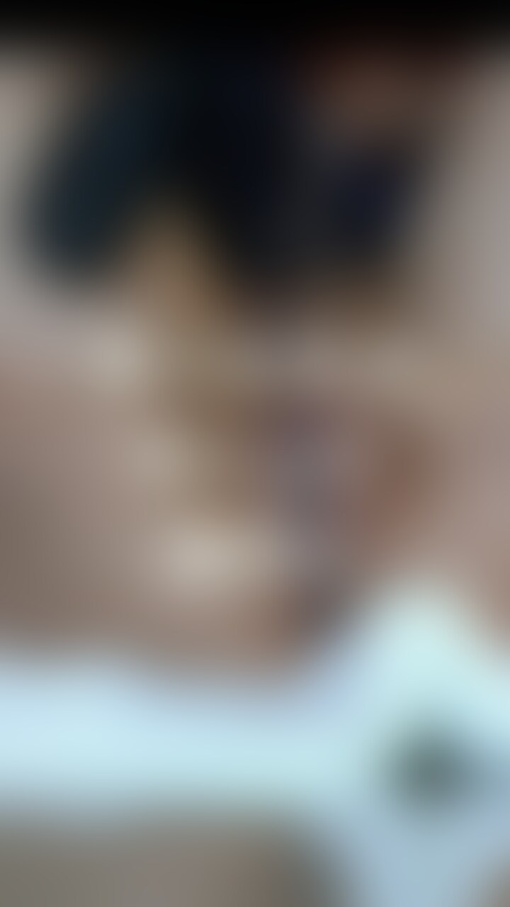 潮吹きすぎて湖できた🥺
犬のおもちゃ咥えさせられたまま乳首、電マや手マンで責められて吹き上げ潮吹き💜
イキまくり、本気汁だらだら丸見えです、、
だんだんむに湖が大きくなるのを見てください🥺
※後半カメラに潮がかかって曇ったり、マイクにガサガサ音が入っています (2/2)