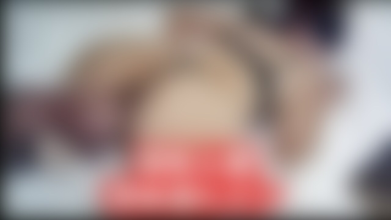 マゾ堕ち人妻セリナさん。
フェラだけで欲情してドロドロに濡らしちゃってます。
ベッドで犬のように尻を突き出させると、マン汁が人糸引くように垂れ流れ触って欲しくておねだりしています。
旦那さんが見たら卒倒しそうな姿です。 (2/2)