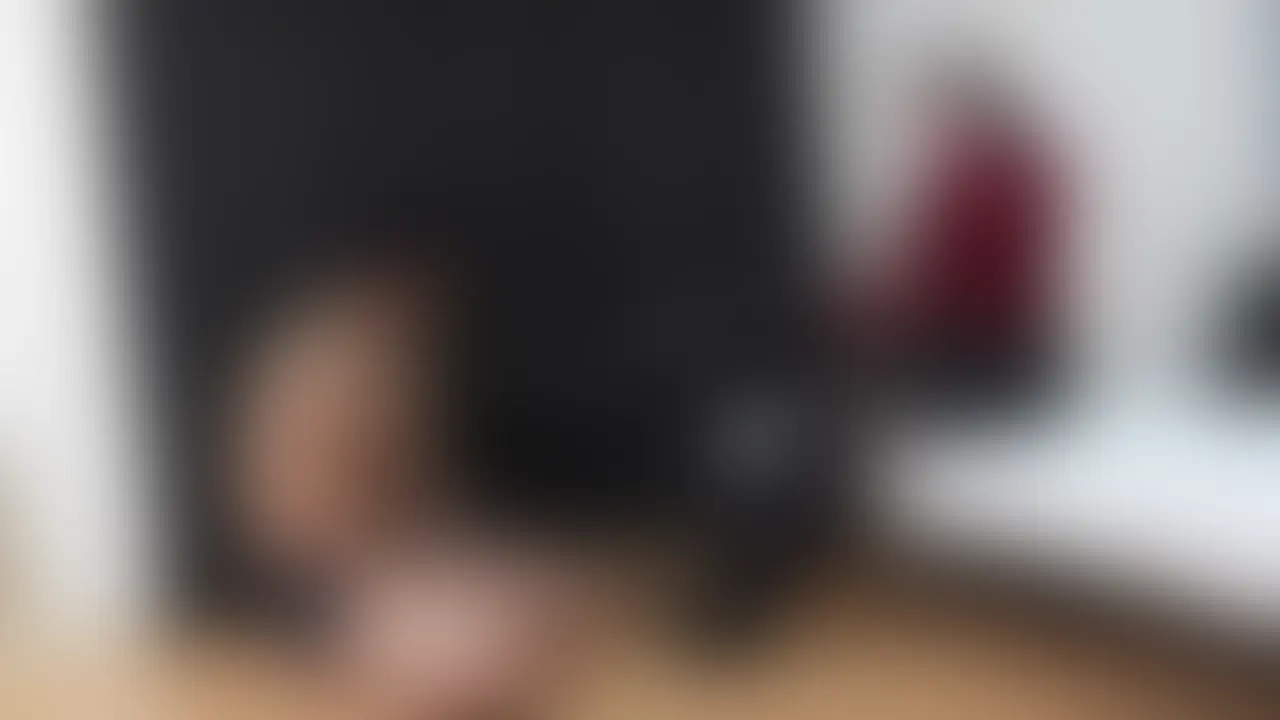 あかりちゃんの足舐め、手コキ責めで潮を吹かせる
ドSなあかりちゃんの後編です
M男に「雑魚」「ゴミ」と連発しながら足を舐めさせます。
乳首や股間を足で責め、ちんこを足で責めます
言葉責めをしながらの手コキ
潮を吹くM男に気持ち悪いと言葉責めし
発射させても責めをやめずに直後責め潮吹きです。 (2/2)