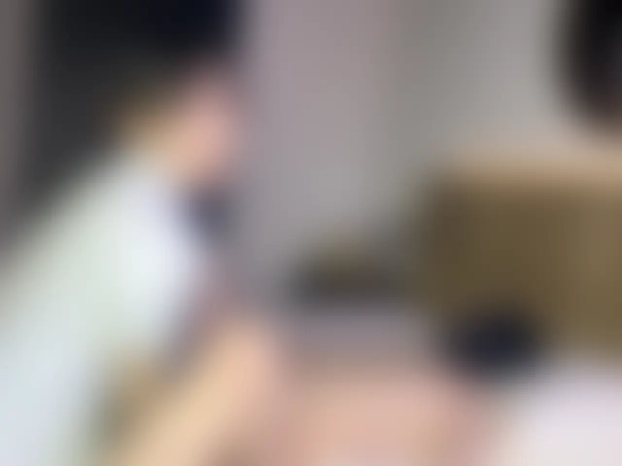 【祝♡雄マ◯コ完成】
ちらほら舞い込んでくるなんちゃってマゾ。
この子もまた…あまり開発されておらず、使えないお尻で撮影にきたのでお仕置きに同時責めでもはや気持ちがいいのか苦しいのかわからない責めをしました☺️
責め続けた結果、発射できない可哀想なクリチ◯ポ誕生♩
快楽からもしんどい姿勢からも逃れられない状態で責め続けて最高に楽しかったです。自分が悪いんだよ〜〜。
後半は使いものにならなすぎて便器代わりにオシ◯コを顔面にジャーーっと。公衆便所に♩
スッキリ気持ちよくイけなくても、マゾの幸せは100人いれば100通り…でしょ?♡
【内容】
聖水
飲尿
唾液責め
乳首責め
手コキ
拘束
アナル責め
顔面騎乗 (2/2)