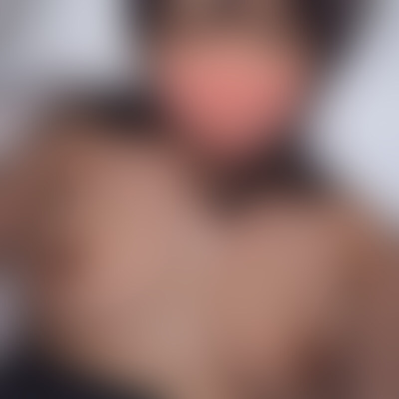 【個人】３年ぶりに再会したGカップ元カノ　ギャルから見た目は変わったけど身体は…



「注意」
某所でBarを経営している性寂の森と申します。

お店の常連さんやそのお友達など、各処方面で知り合った女の子を撮影したものになります。

私や従業員なども出演しているので、身バレ防止も兼ねて一切会話はしておりません。

楽しいおしゃべりなどが見たい方は購入を控えるようお願いします。

※完全に個人的な趣味ものです。ご了承ください。



「女の子紹介」
先に言っておきます。今回の○○○は店長の元カノです。

最近、店が忙しかったこともあって新しい女の子との出会いが無かったんです。

そんな折に久しぶりに飲みに来てくれた店長の元カノちゃん。
仕事で近くに来る用事があり顔を出してくれたのだとか…。


以前は派手な感じのギャルで毎日のように飲みに来てくれていました。私も仲が良かったので、よく一緒に「オカマバー」で飲んでいたのは良い思い出です。
3年ぶりに見たら、だいぶ大人になった感じがしましたね。見た目も落ち着いたし…。


まあ、Ｇカップの巨乳は以前のままでしたが…。

ダメもとで店長に頼んでみたら「あいつのでイイなら撮ってきますよｗ」と二つ返事でＯＫしてくれました。
やってることはアレですが、こういう潔さがモテる秘訣なんですかね。



前から思っていましたが、いい乳袋してますね。

知り合いのハメ撮りは、何か興奮するんですよねｗ
店長、ギャル時代のハメ撮りとか持ってないかな…


こちらの動画は「スタンダードプラン」でご視聴いただけます。 (2/2)