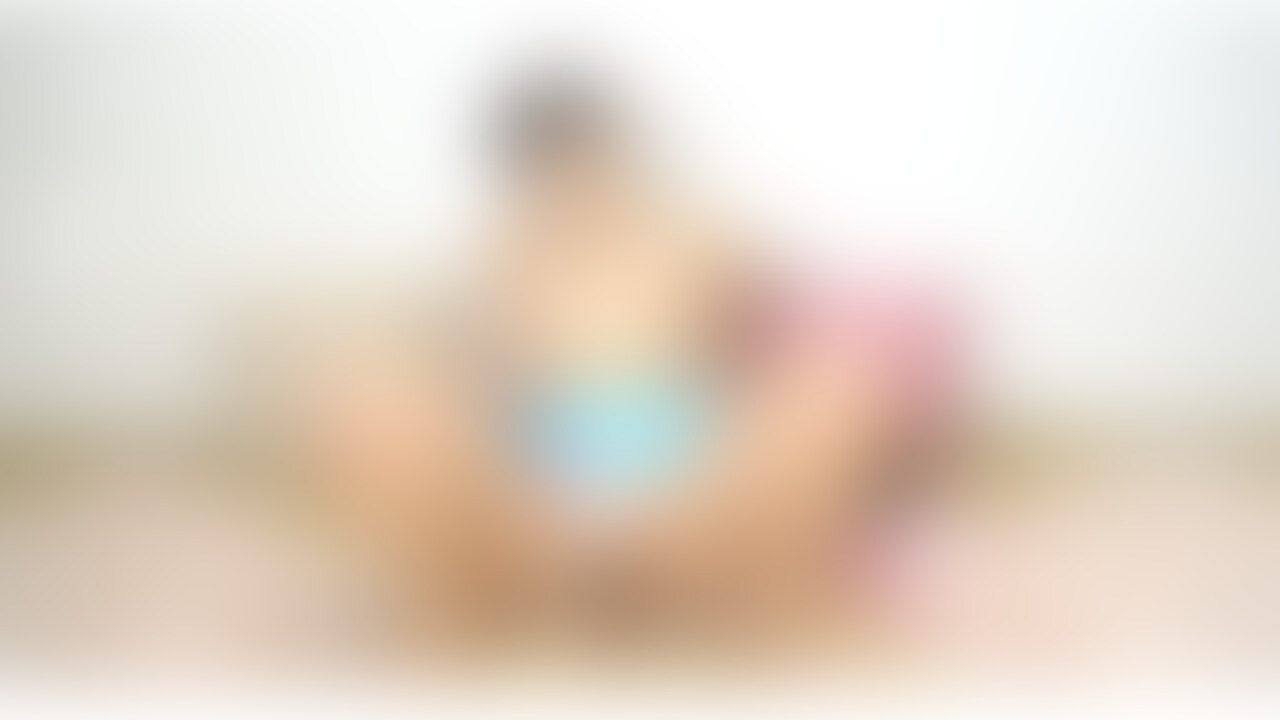 仕事から帰ってきたOLはすぐにむれむれのおま〇こいじっちゃう♡ (2/2)