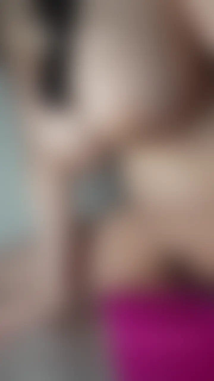 本能剥き出しで必死にクリ擦り付け♡
連続クリイキだと途中痙攣止まんなくなる時があったり・・・♡
ちなみにテンタクは2種持ってますが断然こっちが気持ちいいです♡
この細かいイボイボがクリ皮の中に引っかかったりしてたまんないです♡ (2/2)