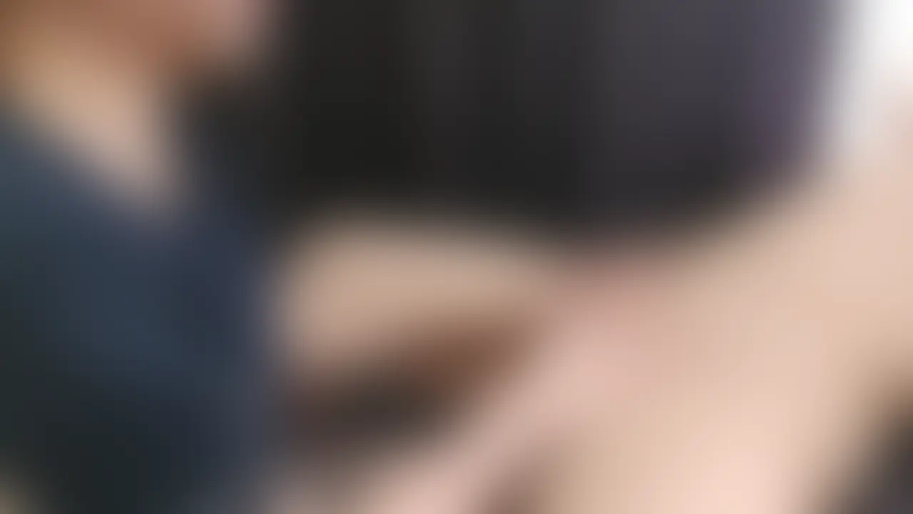 【脱毛サロン】脱毛前のお肌チェックで勃起したらスロー手コキで抜いてくれた/個人撮影/裏垢/hentai/M男/S女【ゆなぱんは手コキ好き】 (2/2)