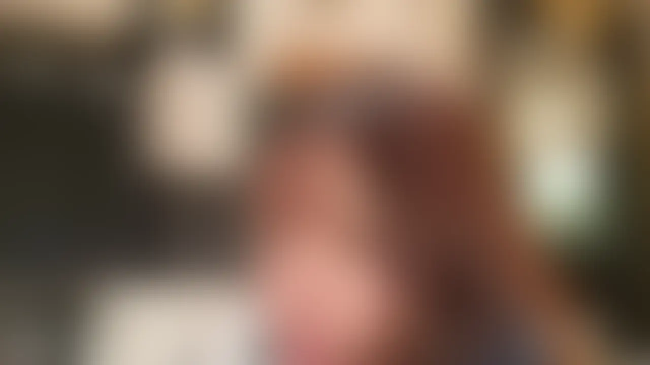 アイドルみたいに可愛いGカップのコンカフェ嬢に中出しハメ撮り!吸いつくおもちゃも初めて体験♡ (2/2)