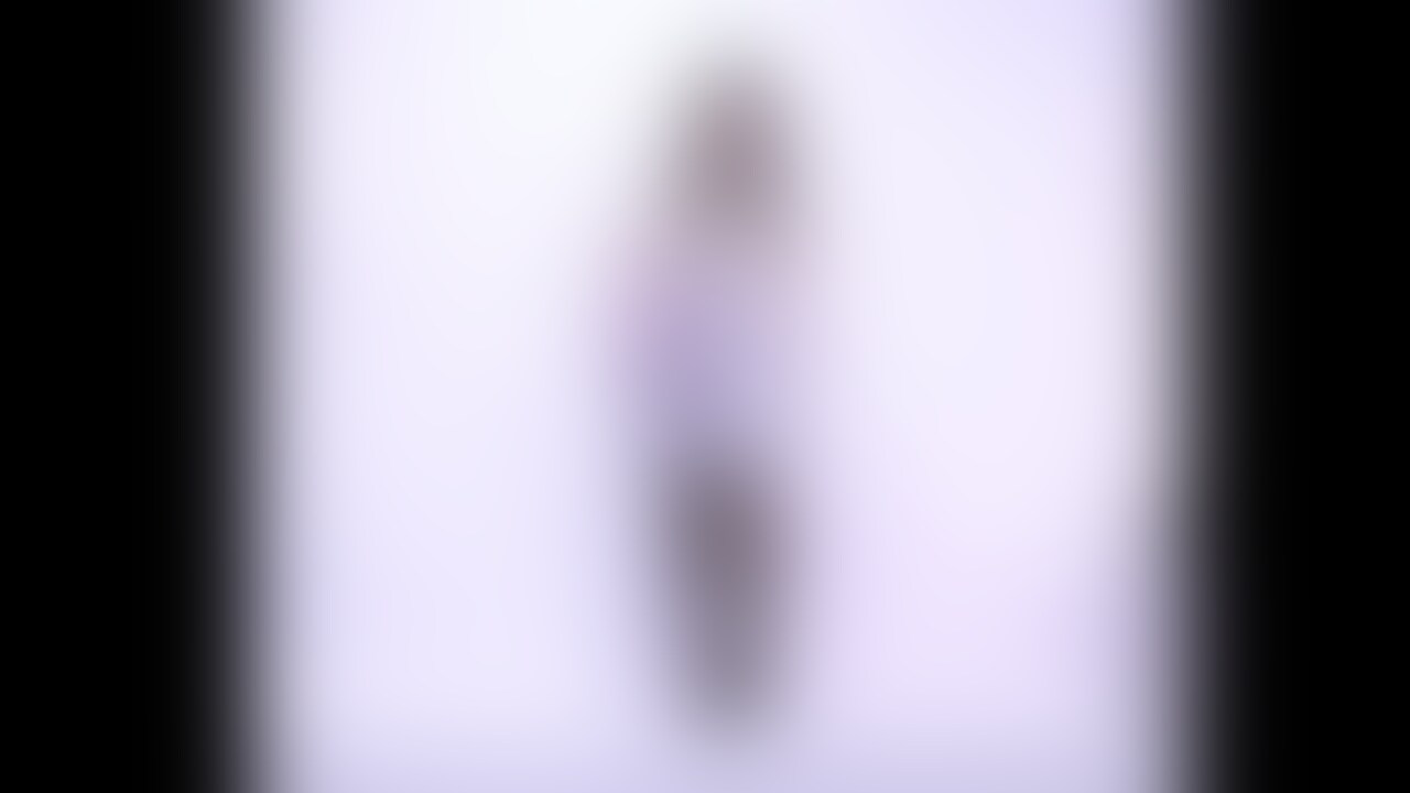 アイドルになりたくて東京に上京してきた芸能界志望の19歳。
バイトをしながら演技のレッスンを受けています。
特技は○○○までやっていたモダンバレエ。
筋を痛めてしまいましたが縦には180度開脚が出来ます。
白石麻衣ちゃんみたいな可愛くて綺麗な女性に憧れる。
マイペースな性格で女友達からはトロイと言われる。
男子は不潔で乱暴な人が多いのでまだ恋愛する気にはならない。

ナンパされても怖いので無視して通り過ぎる。
毎日髪の毛のトリートメントをしていて枝毛が一本もない綺麗な黒髪ストレート。
いつも日傘をさして外出しているので肌が白い。
肩出しのあるトップスと透けるスカート、ピンクのパンツとブラジャー。
将来は演技力のある女優さんになりたい。 (2/2)