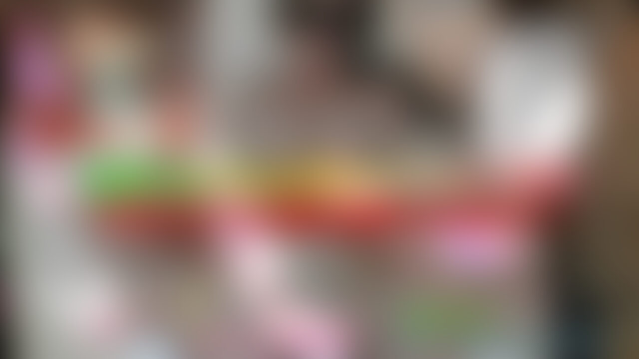 美乳&素晴らしいボディーの白ギャルちゃん
今回は着衣状態からチンポをイジらせながら淫タビュー
中出しされた時の感想は「気持ち悪い!」だそうですが今回も生ハメ中出し!
一応今回は長時間撮影の為、最初だけゴム付けるけどっと宣言
あくまでも長時間この素晴らしいボディーを楽しむだけであって最後は生ハメ中出し宣言
ベットに移動し後ろから大きくて美しいおっぱいをモミモミ
でも我慢できずに早々ブラジャーを外すと・・・・すばらしい!
もう完全に我を忘れておっぱい揉みまくり
手持ちカメラで形良いおっぱいを揉みパンティーの上からオマンコをまさぐりながら「今日もここに精液一杯だすからね」っと早々の中出し宣言
特にこの手持ちカメラからのローアングル撮影でこの素晴らしいおっぱいが良く判ると思います
すっかり美しいおっぱいを堪能したら水着に着替え
そろそろ夏なので水着姿を見たかったのですが海などは行かずラブホでエッチするだけ
なんとなくその素晴らしいボディーを隠してみたかったので笑
しかし水着と言っても生地がほとんどなく裸よりエロい!
白ギャルちゃんは淫タビューで「気持ち悪い」っと終始言ってるし・・・・興奮しますね!
そんな「気持ち悪い」オヤジ興奮しまくっちゃって今回はいきなりのイマラチオ!
白ギャルちゃんをベットに寝かし、その可愛いお口に興奮し固くなったチンポをねじ込みピストン運動
もうその様子を淡々と撮影してたビデオを見ると今でも興奮!
やってる時もチンポの先端からはカウパー液はだらだら出まくりで、その状態で白ギャルちゃんのお口の中に出入りできて大感激!
横から撮影した動画を見て頂ければ判りますが勢い良く口に出入りするチンポが超卑猥です
もう我慢できなくなったチンポを全裸ルーズソックス姿の白ギャルちゃん美マンコに生挿入!
形良いオッパイがプルン♪プルン♪っと!
僕のオナ禁で精液を溜めまくったチンポも思わずカウパ液の嬉し涙をドロドロ!
そんな極上オマンコで一気に射精する時が!
そして今回も手持ち動画では「中出しカウントダウン」表示と膣内カメラによるチンポ映像も!
表示が0になり膣内で一気に射精する中出しチンポ!
もう手持ちカメラ映像はヤバ過ぎてwww
中出しマニアの方々!おっぱいマニアの方々は是非見て下さいね♪ (2/2)
