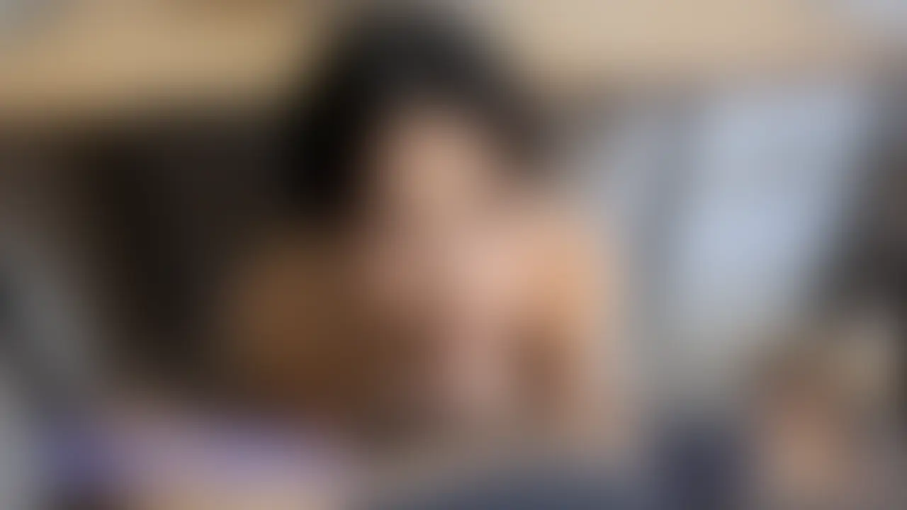 #365【リモート会議中にフェラしてくる幼馴染】「仕事に集中して♡」イタズラにもほどがあるので、リモート終わった後お仕置き中出ししました。 (2/2)