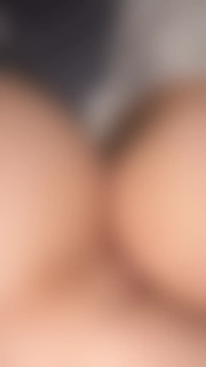 【※リアルすぎるため数日で消します※】
素人夫婦による究極の日常エッチ動画です。
バレないようにこっそりやって、さっと中出しして何事もなかったかのように戻る。これが私たちの日常。 (2/2)