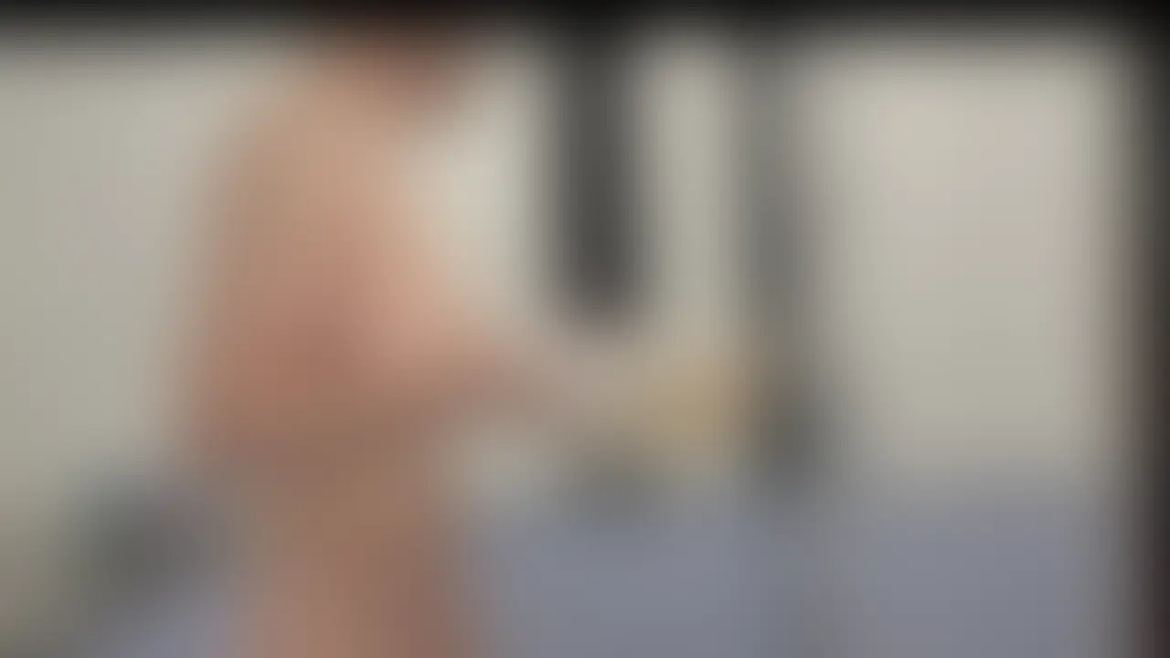 【人妻とするソープごっこがあまりにもエロすぎる】
※挿入シーンはサンプル動画で投稿するので是非ご覧ください。
人妻みかちゃんの提案によりソープごっこをすることに。
ローション泡を用意してくれていて浴室に入ったら早速プレイ開始。
みかちゃんのHカップ巨乳のなめらか肌が滑るように体中に当たっていくのがあまりにも気持ちよすぎるしエロすぎる。加えてデカパイによるパイズリも視覚的に興奮は高ぶる一方です。
ローションでぬるぬるになったお互いの陰部、挿入の気持ちよさは射精を誘発させます。お互いパイパンなのでストレスなく思いっきりこすり合わせるのでみかちゃんの腰テクが存分に発揮されます。腰テクが上位者の動きすぎて気持ちいいし目の前で揺れ動くおっぱいはしゃぶりつきたくなります。
恥ずかしながらあまりにもエロい+気持ちよすぎるのですぐにイッてしまいました...
もっとみかちゃんの腰テクを披露したかったのですが...
また今度リベンジマッチ動画を投稿予定です。 (2/2)