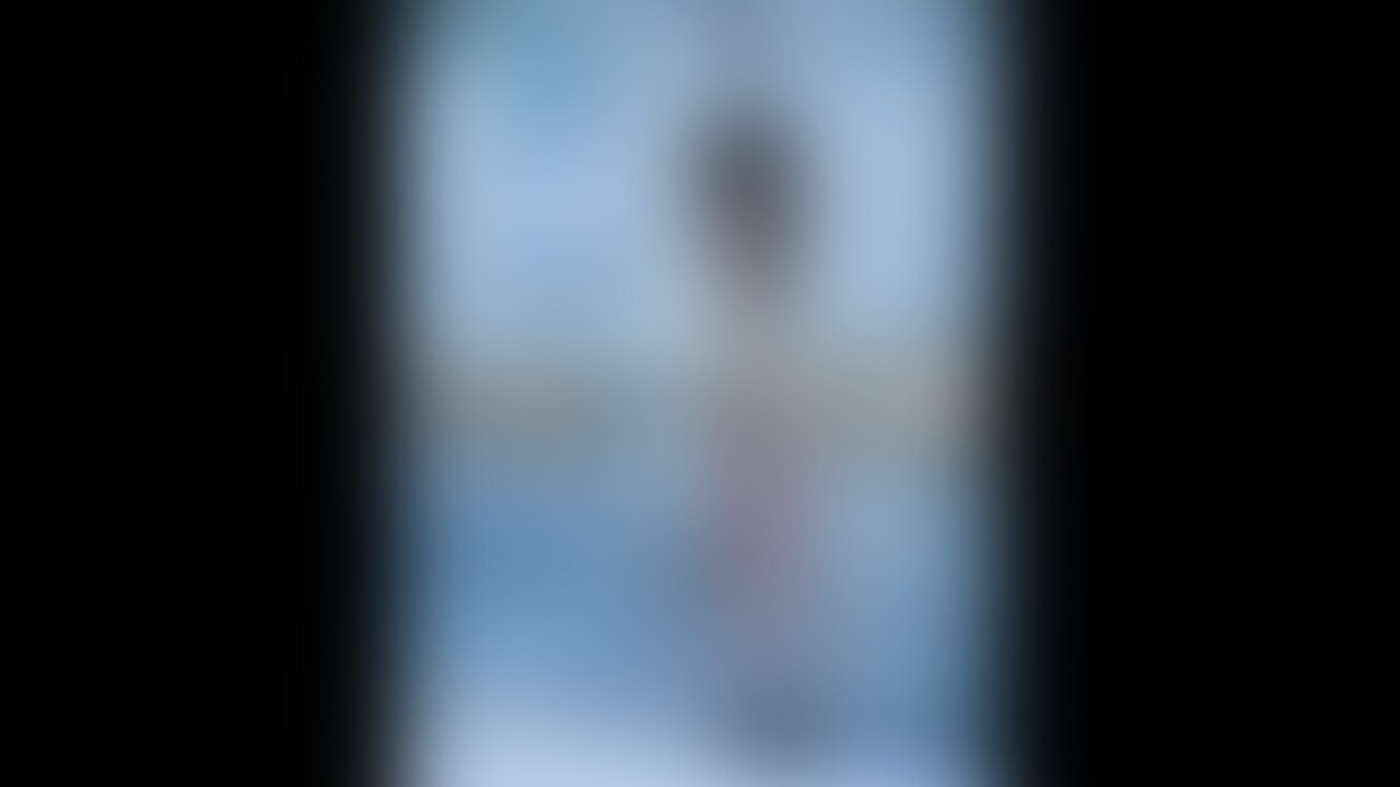 『THE 一本鞭』

倉庫で、天井からの縄に○○○束され、ひたすら一本鞭で打たれます
目隠しもされているので
いつも以上に痛くて…
泣いてしまいました
でも、いつも以上に興奮してしまったのも事実です (2/2)