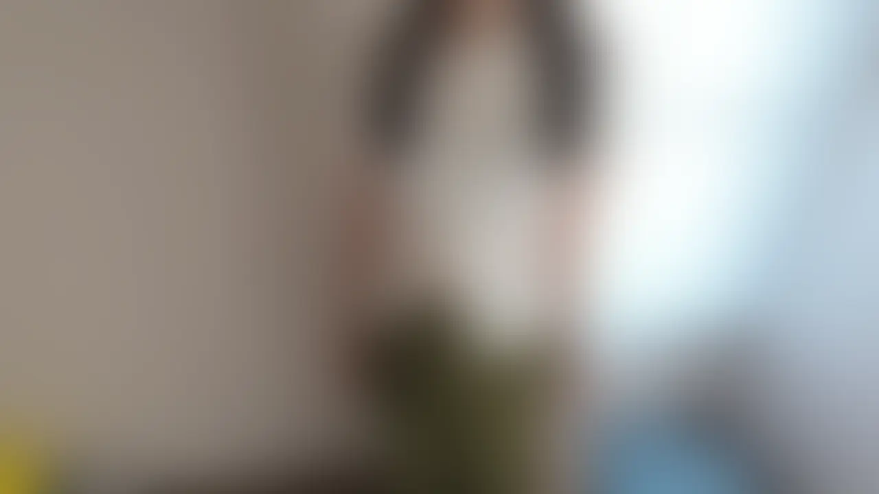 *動画では顔出ししています🥰
【匿名度AA:トップシークレット!】芸能活動経験アリ(元アイドル)/専門書店員@市ヶ谷/笑みが煽れっぱなしのおしゃぶり好き/おもてなし乳首舐め/おねだりヨダレ飲み/D乳パイズリ/亀頭集中にゅる責め手コキ/誤爆ごっくん
よだれが漏れちゃうキス👄とフェラチオ💕
こんにちは、ど素人ポルノ@麗子です。
今回のAVごっこは
市ヶ谷にある本屋さん(専門書店)📚
で書店員をされている
お友達のJちゃんのえち動画🔞です。
アイドル🎤として芸能活動を
されていたこともあるだけあって
人懐っこくて愛嬌たっぷりな
ミニマム奥さま💛
しかもただ可愛いだけじゃなくて
ヴァイオリン🎻も弾けば
自分で作曲🎼までしちゃうという
正真正銘の才女👩🎓✨
そんな絶対音感ママに
じゅるじゅる卑猥な音を立てて
お願いしたのは…
とても人妻に見えない可愛らしいJちゃんですが、
肩ならしの指フェラ👄👈やキス💋をしてみると、抜群の舌使い👅から性交巧者ぶりがうかがえます。
乳首に触れられると稚拙な指技でも簡単に悶えてくれる敏感な彼女、
彼氏の膨らんだ股間を見て「すっごい大きくなってる。エッチなにおいがするね♪」と嬉しそう😊
おち●ぽ舐めはヨダレをたっぷり使いつつバキュームする強烈ぶり。
フィニッシュはお口👄で射精💦を受け止めると、「いただきまーす」とジュースのように飲み干してくれるのでした💯 (2/2)