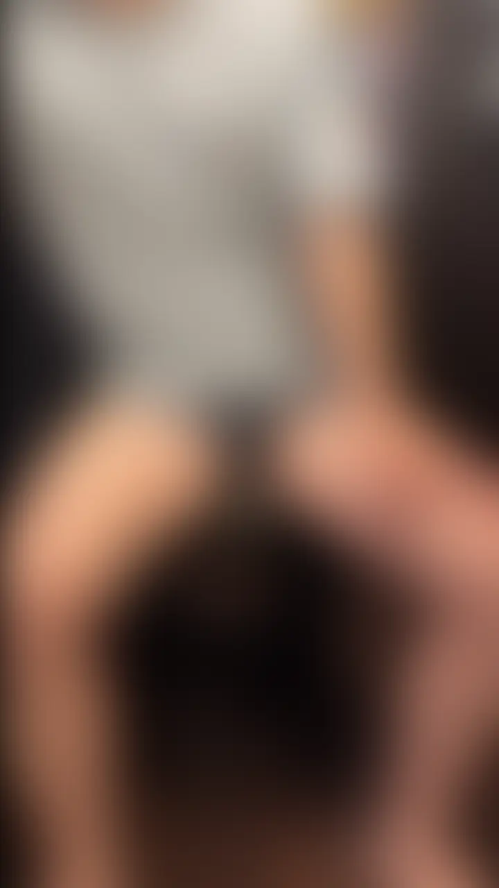 またしても公開オナニーさせられるM彼氏💗
久々にじゅん君がオナニーしてるとこが見たくなったので🥹
精子をこっちまで飛ばせたらえっちするよって言ったら頑張ってシコシコしてました笑 (2/2)