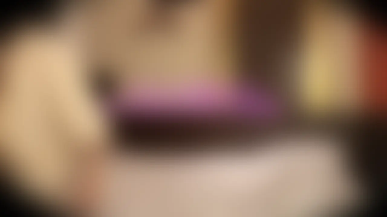 #413【ビジホマッサージ店員と中出しセックス】
可愛いマッサージ店員が彼氏とレスらしく、誘ったら中出しできました。オナホに興味津々のエロすぎる大学生。 (2/2)