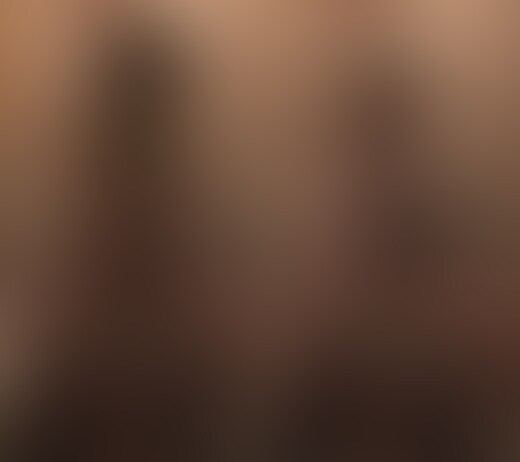 スマホでエロ動画でも観ているのでしょうか?
両手で一心不乱にまんこを擦りまくっていてとても興奮します。 (2/2)