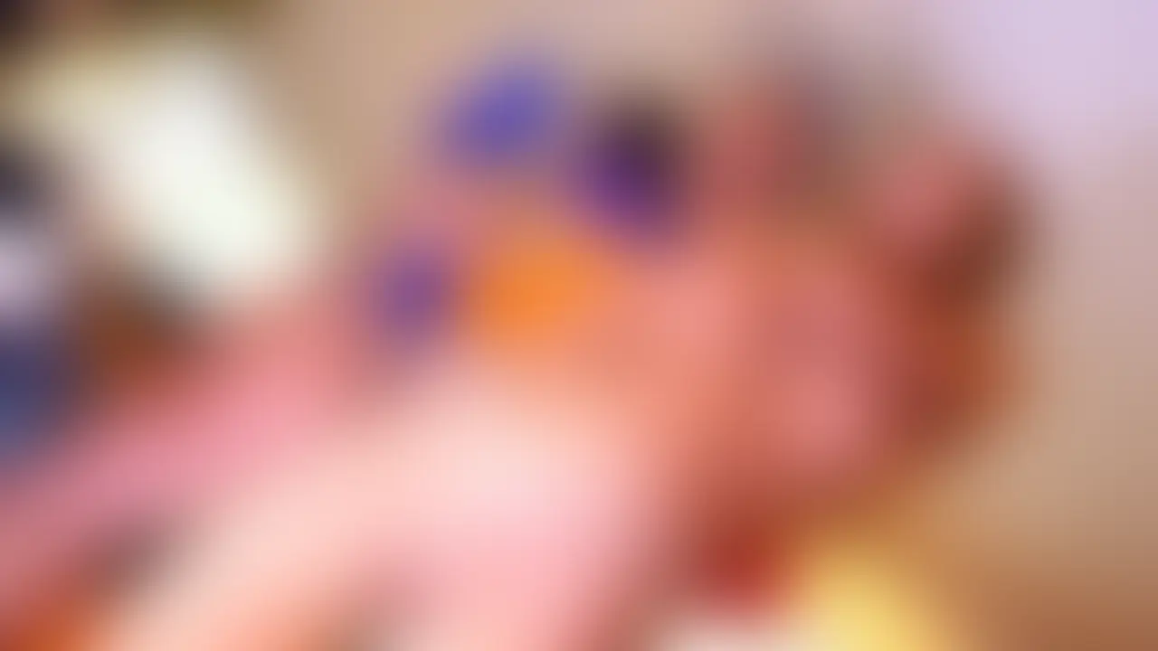 ド淫キャ素人MNKパーティー07「鬼デカ乳首アイドル、元気スマイルで開帳」
関東で話題沸騰中のアイドルユニットのメンバーが登場!y●utubeのMV再生数3万回超えの本格派が見せる激烈破廉恥パフォーマンスをご堪能ください。元気全開の笑顔でのエロパフォーマンスはもちろん、なによりすごいのがその乳首!ピンク色の乳輪ながら乳首がデカい!ミキプルーン大のサイズで常時勃起しておりコリコリでいやらしすぎます!
陰毛も適度にあり、卑猥です。共演女性もこれまた神クラスボディでこの伝説のボディが二人並んでいる様子は筆舌に尽くしがたいものがあります。
ホス狂や、風俗嬢と違って登場する女性がスレてなさそうなのがいいですね。
心から裸を見知らぬ男性に見せつける喜びを感じている様子がつたわってきます。
分数10分13秒
映像サイズ 1920×1080 (2/2)