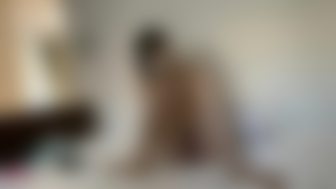 ベビーフェイスのEカップのメンエス嬢、手首を○○○束させて腋や乳輪
、おっぱいをくすぐり..!
その後、パンツを脱がせて電マを剛毛若マンに挿入しました!
👇彼女のスペック
・20歳専門学生
・153cm
・Eカップ
・アパレル系
・剛毛 (2/2)