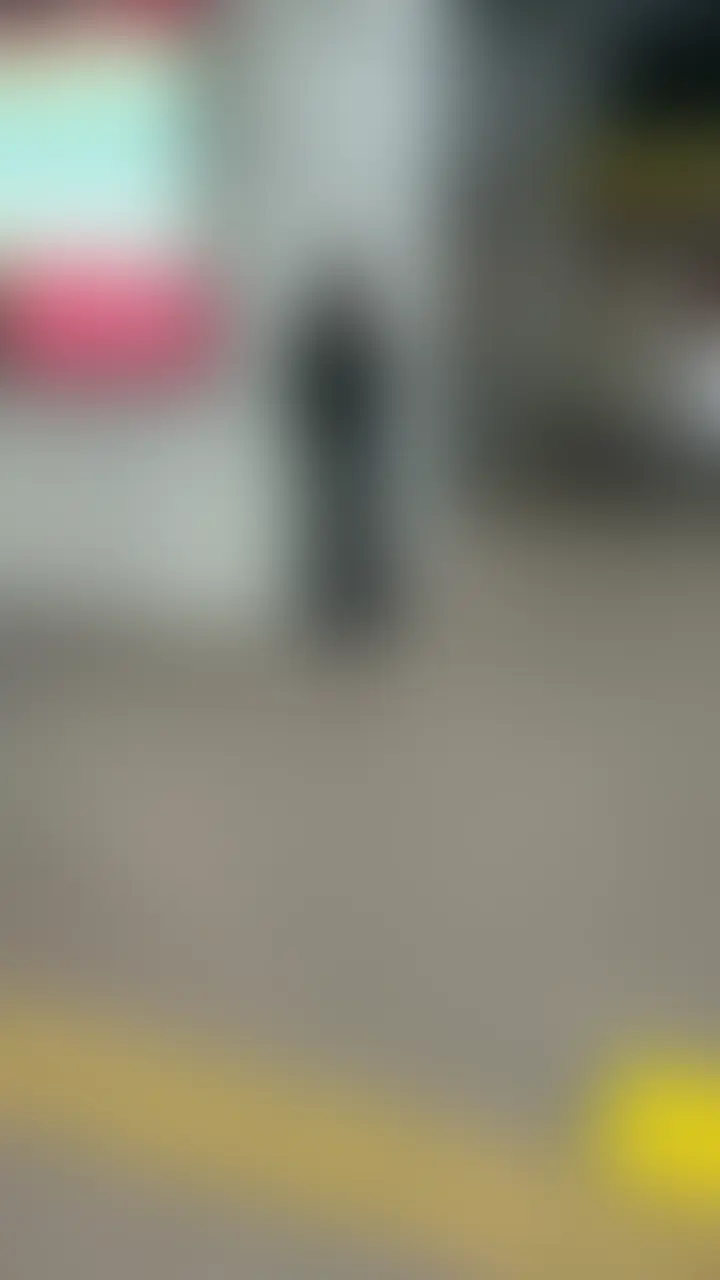 「彼女とのデート後に1人で...」 sample 1
