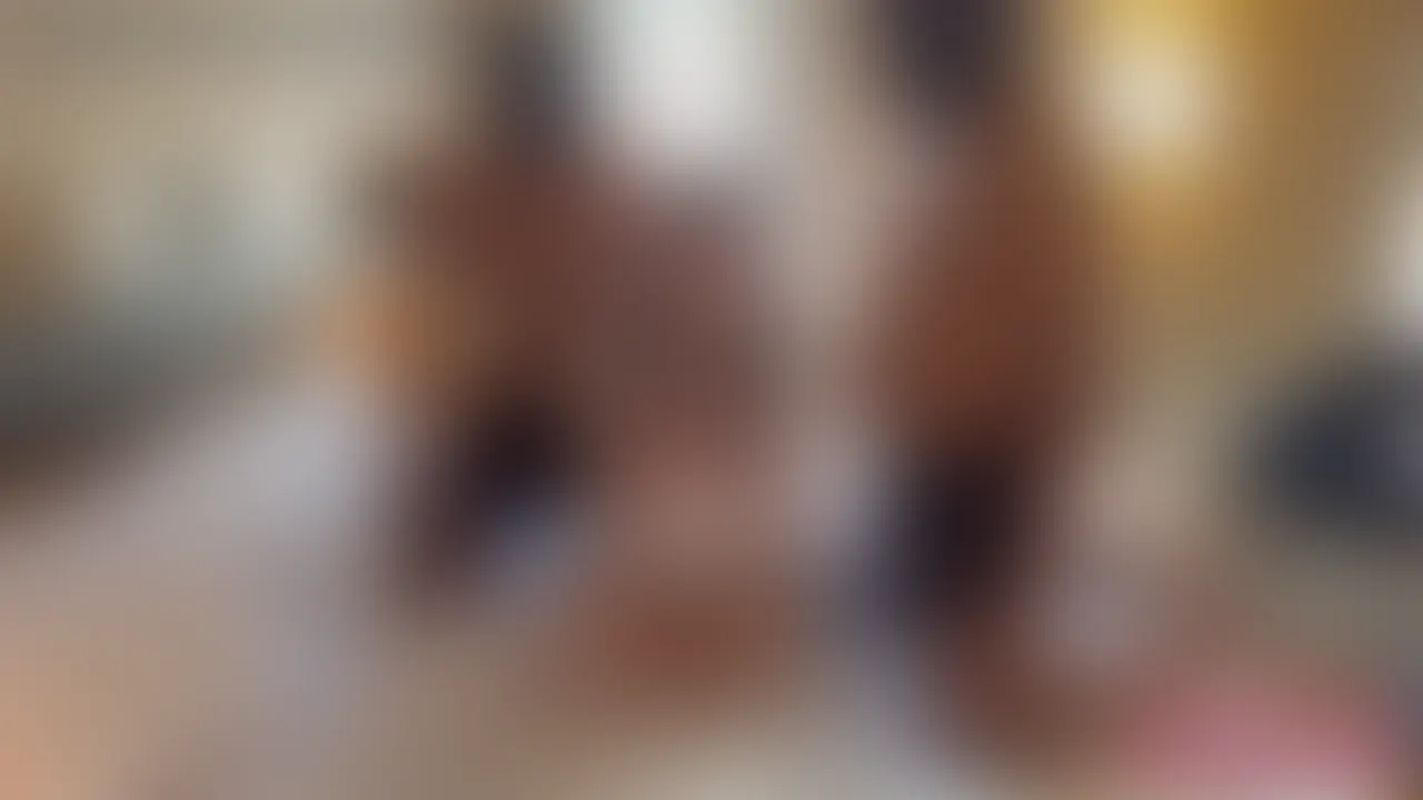 黒人巨根2人で顔面最強19歳アイドル、美肌Fカップの可愛い女の子を激しくハメ倒して。最後に大量の2連続生中出し
19歳とは思えない可愛い顔に、Fカップ、美白肌、むっちりしたお尻を持つアイドルちゃん。ついに説得され、黒人3Pに挑戦。
これは本当に色気がヤバい一本です。
2人の黒人に激しく責められ、美肌Fカップの可愛い女の子を激しくハメ倒し。最後は汗だくになるまで弄ばれ、その姿だけで勃起不可避の超濃厚3P作品。 (2/2)
