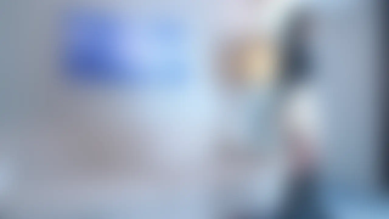 ~束縛彼氏とのセックスが不満なお嬢様系女子大生Yちゃん(20)と密会したらとんでもない美巨乳だった~
小中高一貫の私立お嬢様校に通っていたYちゃん。
年上の彼氏は毎日「今何してるの?」というメッセが届くくらい束縛してくるのに、ムードがなくとにかく終わるまでが早い作業的なセックスに不満を抱えるように。
「気持ちが入らないから濡れないし、挿れても痛くて気持ちよくないんです、、」
経験人数も今の彼氏で二人目で、浮気もしたことがない中で「気持ちいいエッチがしてみたい」という健気な想いを持ってアランに会いに来た。
キスと愛撫をしながら脱がすととんでもない美巨乳が現れ、思わず唾を飲みこんでしまいました。
お嬢様にエロい姿勢をさせながらいやらしいフェラをしてもらい、キツキツのパイパンまんこにガチガチの肉棒をぶち込んだ後は無心で腰を振り続けることしかできませんでした。
最後は一緒にお風呂に浸かりながら極上フェラを楽しんだ後、2回戦目を楽しんでしまいました。 (2/2)