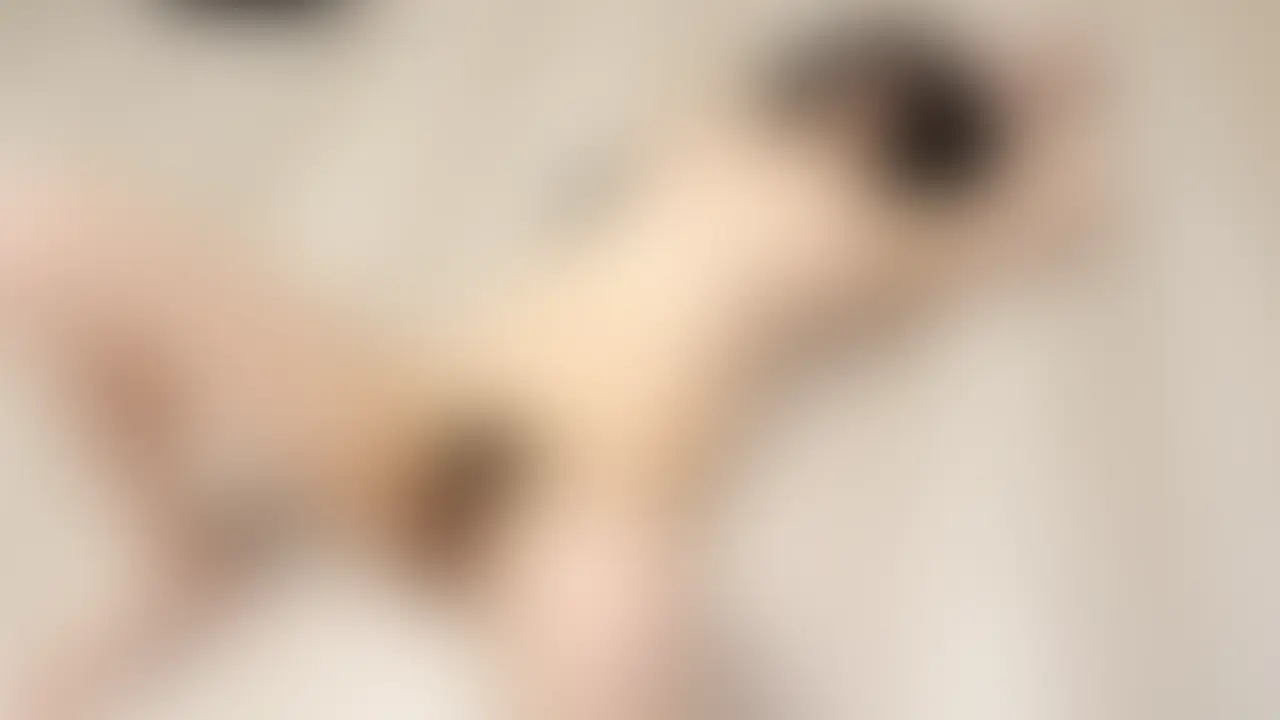 みずきの個人撮影。全裸パーティーや混浴オフに参加してくれてたみずきですが、個人撮影でもセクシーな姿を見せてくれてます。グラビアと同じポーズとってもらっただけですが、いろんな部分が見えてました。