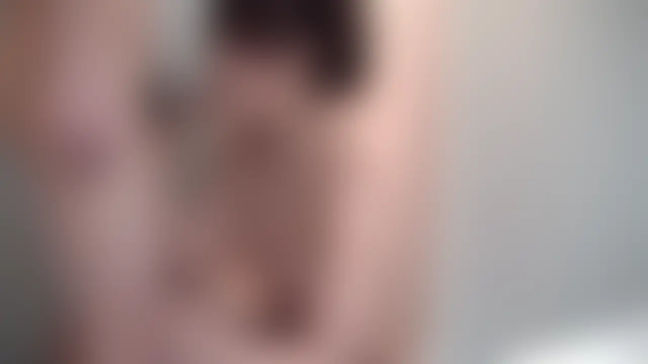 濃厚フェラでイってしまい→本番できず欲求不満~オナニーでイク人妻 (2/2)