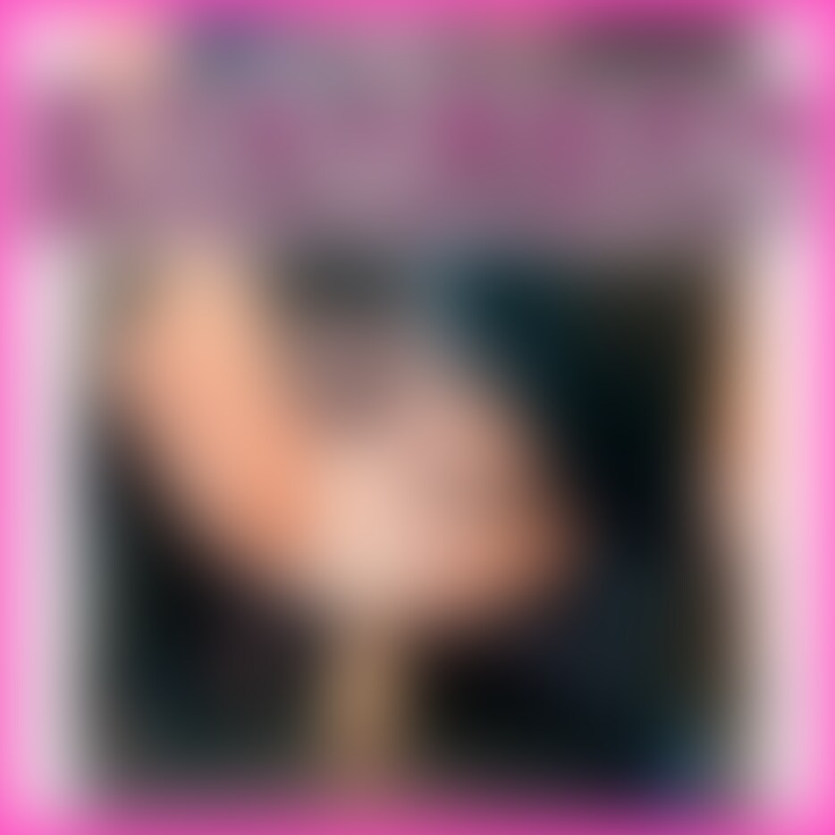 【スマホ用・縦動画】
サブカル系女子が
電マとバイブで絶頂オナニー
しちゃいました💕 (2/2)