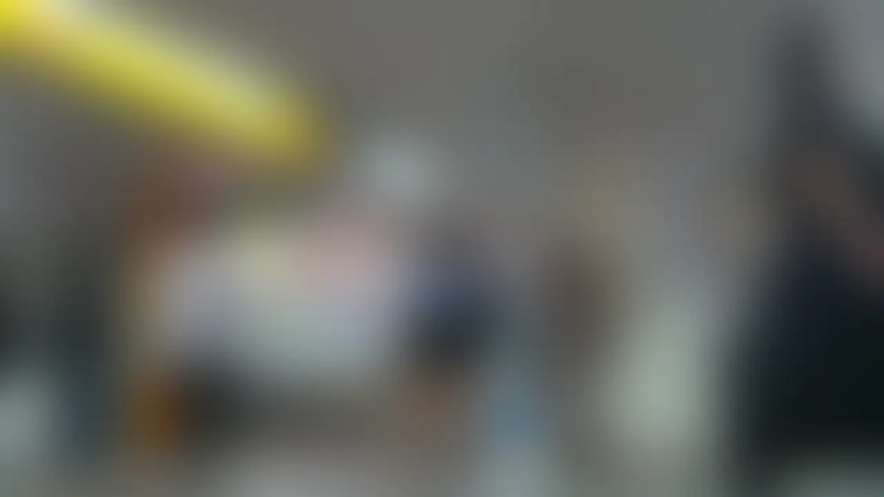 152、153人目
ミニスカ2人組
ミニスカの超ギャル2人組を発見
残念ながら2人とも黒パンだったけど短いスカートからでる
むっちりとした長い脚は興奮しますね
お尻もむち尻で黒パンでも全然抜けました (2/2)