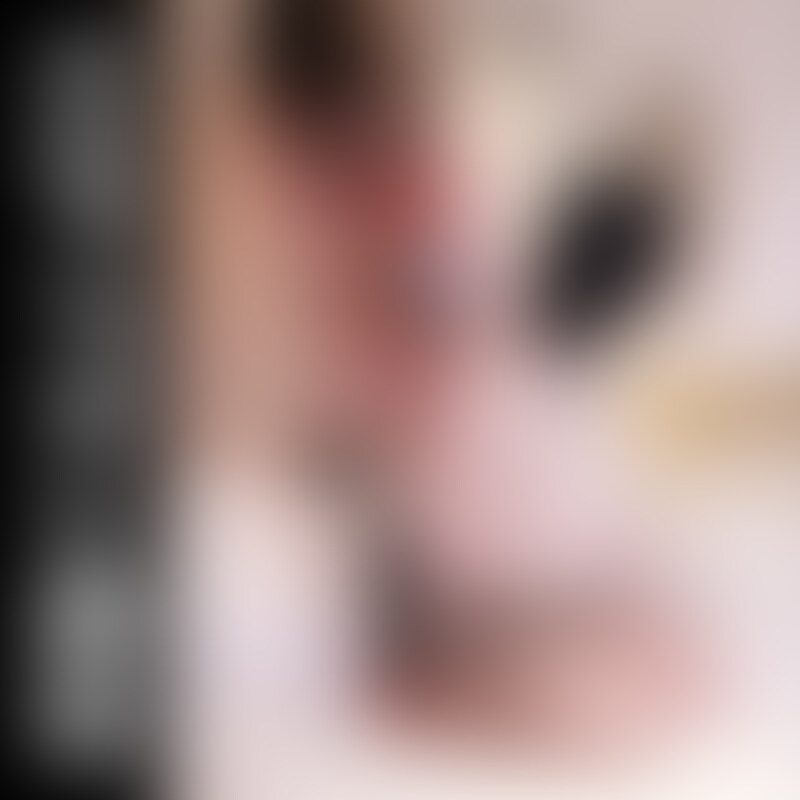 ※この動画は以下の動画のサブアングルです。
https://myfans.jp/posts/2a3a5ea8-a190-4d5e-bdc7-39b182c0dd45

今回の作品は前回に引き続きなつみちゃんによる手コキ作品です！

しかも、今回は20分間ずっと手コキをされるという鬼○の手コキ作品！
もちろん、全身○○○束で！
ずっと寸止めされるので、ちんこがマジでぶっ壊れそうでした。。。

なつみちゃんと言えば、言葉責めの名手。

「キモイちんぽだな」「こんなんできもちいいのかよ」「恥ずかしくないの？」

などなど、Ｍ男のちんこをピクッとさせる良質な言葉責めを味わえます。

さらに、TENGAを使った寸止めや顔面騎乗、ちんこビンタなどＭ男にもってこいな技が多数登場！

個人的には、全身サランラップでぐるぐる巻きにされての○○○束プレイはたまらなく興奮しました。。。○○○束されての焦らしって本当に我慢汁が止まらないんですよね。。。

寸止め回数：18回
寸止め時間：約26分
射精回数：1回 (2/2)