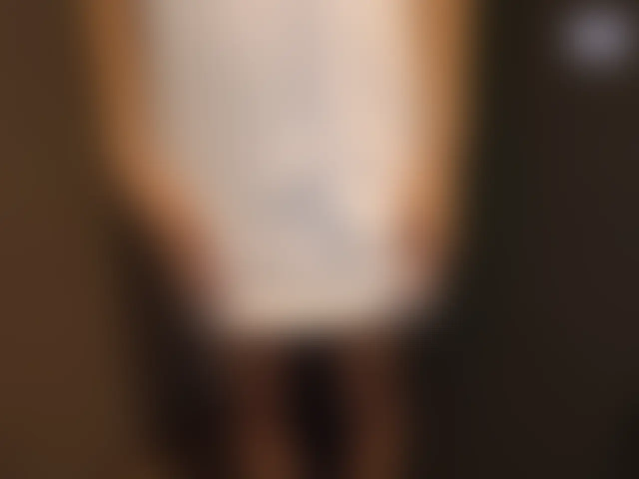 大人しい地味メガネ素人さんにパイズリをお願いした動画です。
20歳以上年上で髭ズラでハゲの撮影者の私からまさかパイズリを要求されるなんて
夢にも思っていなかったのかもしれません、伝えた時に「えっマジ?・・断りてえ!」っ表情してます・・当時は申し訳ない気持ちでいっぱいでしたが、切ない表情でアホみたいにでかいパイパイに挟まれて・・そこそこエロいパイズリが撮れたんじゃないかなと思います。え~言ったもの勝ちです!※無論断られたらその意見を尊重しましょう! (2/2)