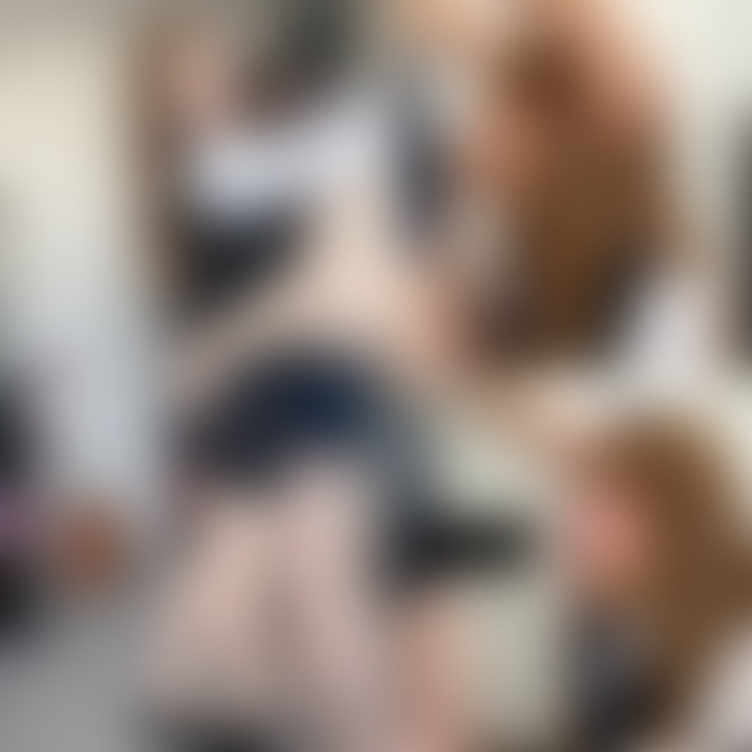 ※顔出し【個撮】丸の内勤務スレンダーOL風美女。精子絞り係・喉奥本気イラマ!涙!ヨダレ!ぐちゃぐちゃ顔でダブルピース「イラマ最高~♥」ドM敏感おま○こに大量中出し!
==============================
お気に入りの顔なら「いいね♥」「ブックマーク▼」お願い致します。またハメ撮りしてくる基準に致します。
==============================
少し前にハメ撮りしたこです。
また、お○が必要とのことで、丸の内OLな感じでハメ撮りすることに笑
最初からトップスピードで、なんか積極的に、舌を絡めてきてくれました。
なので、お礼にケツを叩きましたw
けっこう喜んで?いました(笑)
そのまま流れで、「本気イラマ頑張ります♥」ということなので、
けっこうな激しい喉奥イラマでしたが、めっちゃ健気に耐えてましたw
途中、けっこうな量のヨダレ垂らしながら、涙もめっちゃ流れてます!
必見です!(笑)
ハメると、本気あえぎで、大音量です(笑)
何度もイキまくり、勝手に腰をうごかしますw
もちろん最後は膣奥本気中出し!!
「出してください...」
膣の一番奥にびゅーびゅー射精して気持ち良かったです。
締まりのいい最高のおま○こでした。
人気だったら、またハメ撮りしてきます。 (2/2)
