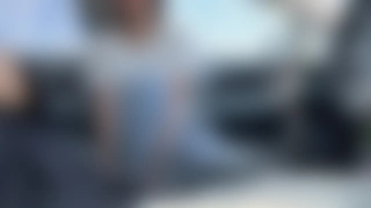 車内で変態プレイです。
M男君の顔に唾液いっぱい垂らして超ネバネバにしてから　乳首攻め＆手コキのお手伝い。　変態プレイです。 (2/2)