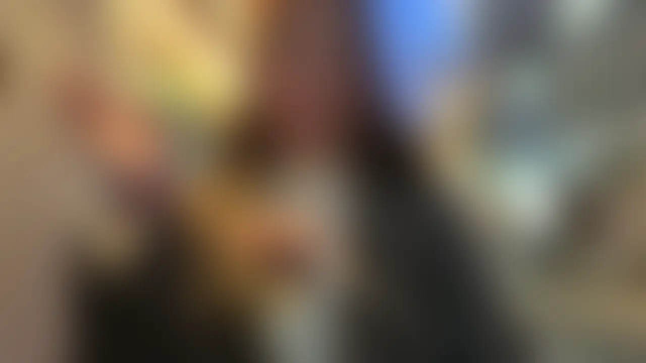 旦那の職場の同僚にハメ撮りされた(46分14秒)の映像💦
前に旦那の会社の飲み会にお邪魔した時に、旦那の同僚とこっそりライン交換してがっつり中出し不倫してる動画です( ; ; )
あんまり編集も入れてないリアルすぎるNTR映像になっちゃってる恥
途中旦那から電話もきてるシーンも入ってます
旦那バレしたら本当活動やめなきゃいけなくなっちゃうからすぐ消すかも😭 (2/2)