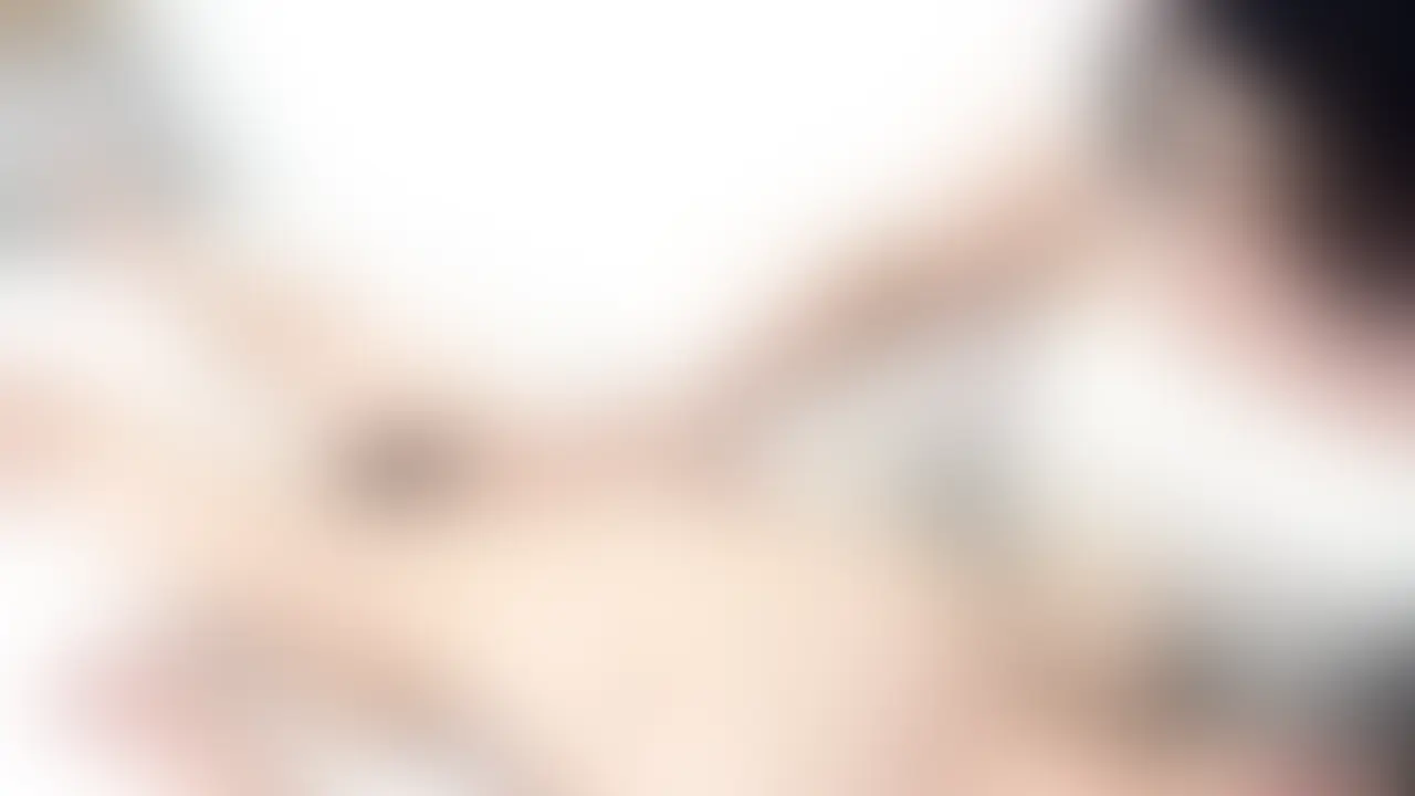 私よりも年上で落ち着きがある男性が会いに来てくださいました🥰✨
年上の方なのにオホ声出しながら
おちんちんビクビクさせちゃうのえっちすぎませんかね?🥹✨
自分でシコシコさせたらもっと情けなくなっちゃって可愛かった🥰💕 また会いに来てくれたら嬉しいなぁ🥹💓 (2/2)