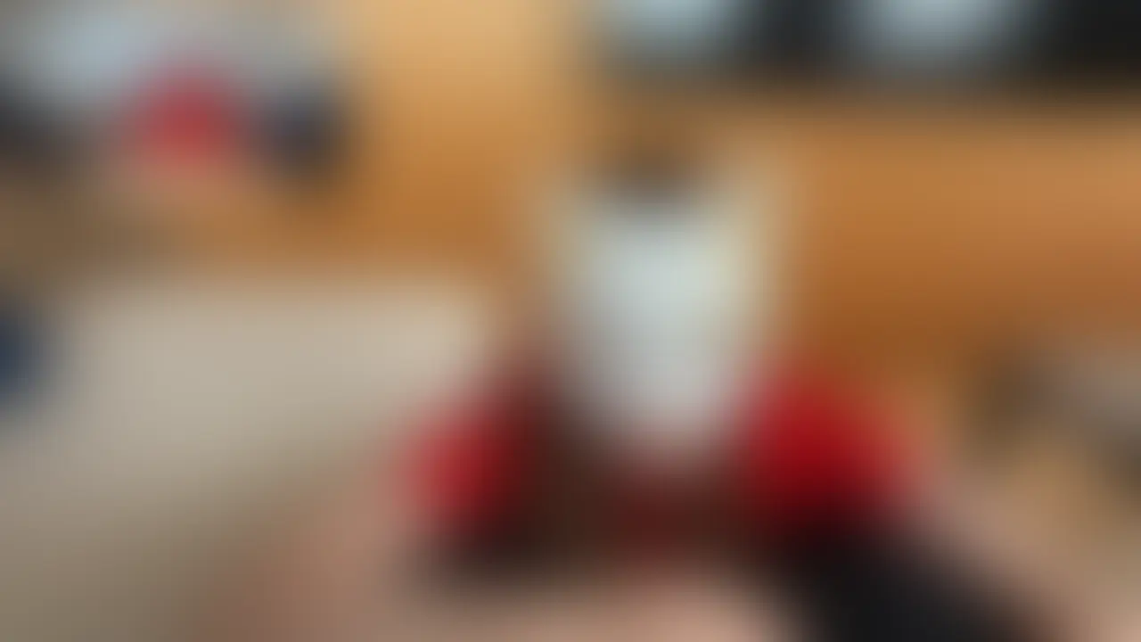 チャイナ服を着て笑顔でフェラ抜きするエッチな人妻😍
精子を口内で受け止め、唇についた精子がエロすぎる🥰 (2/2)