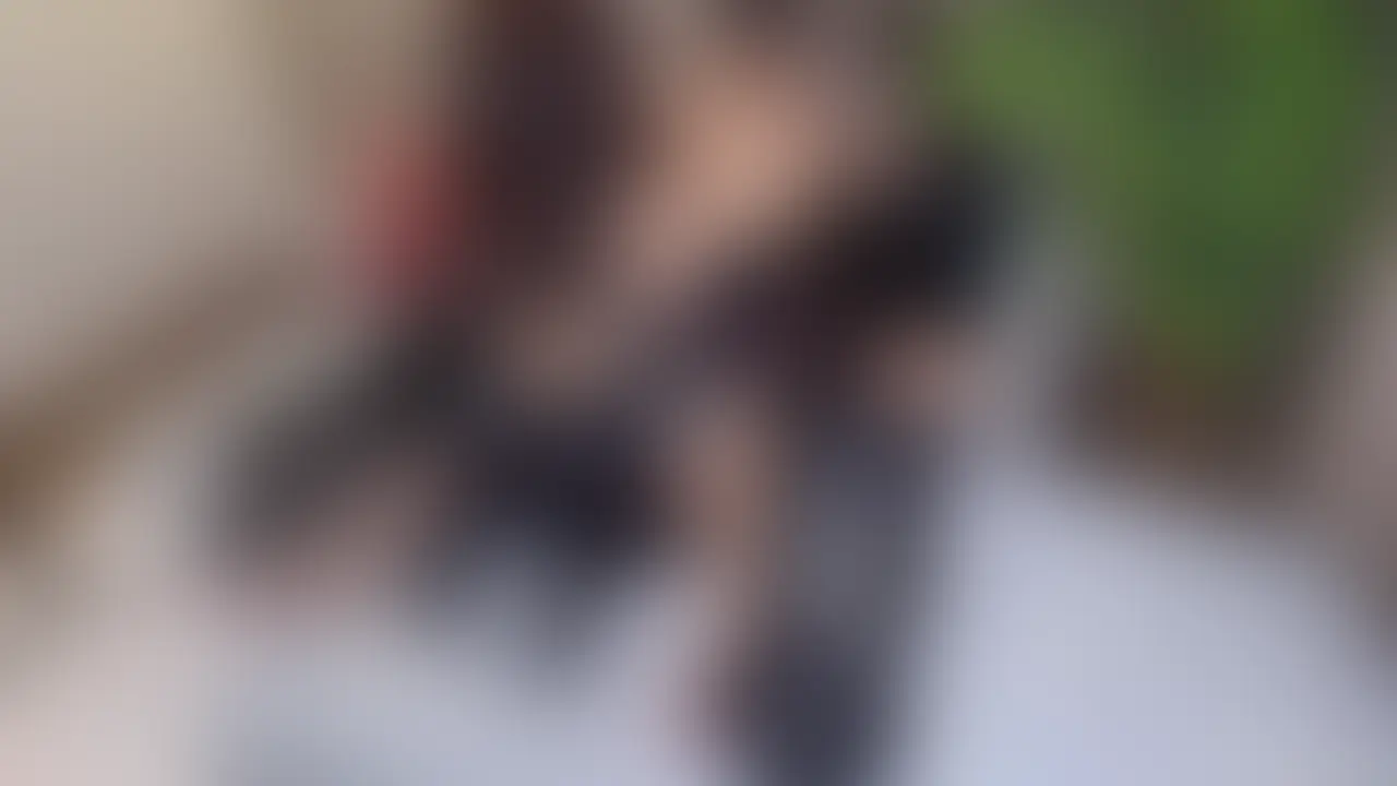 【初体験4P】3人で囲んで…ファンの方を射精管理💓【20分超】

今回はなんと、ファンの方を迎えての“本気の射精管理”💓
「こんなことされるの初めて…」
そう言いながらも、3人の女の子に囲まれて
逃げ場なしの4P責めがスタート💓

乳首を少し触っただけでビクビク反応、
おちんぽもすぐにビンビン…
ちょっとしこしこしただけなのに、
喘ぎ声が止まらないほど敏感すぎる体💦

乳首も、顔面も、足で踏まれながら、
同時に手コキで責められて快感は一気に限界へ…
何度もイきそうになるところを、しっかり射精管理💋 (2/2)