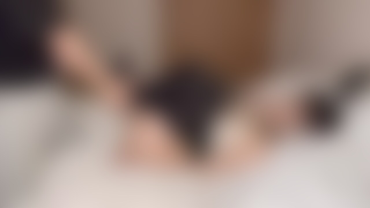 リクエストのあったバニーちゃんのコスプレしました🐰⸝꙳
最初はおなにー動画のつもりだったけど
途中からおちんちん欲しくなっちゃって結局最後までしちゃった🥺♡ (2/2)