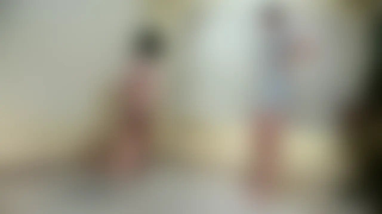 足コキで無様に発射しちゃってさ🎶もちろんその後も足での亀頭いじり続けちゃったꉂ(ˊᗜˋ*)
収録プレイ内容
お腹キック
股間キック
踏み
四つん這いくすぐり
体育すわりくすぐり
刷毛くすぐり
顔面騎乗くすぐり
竿に電マを当てながら足コキ
ローションで足コキ射精
射精後も亀頭いじり (2/2)