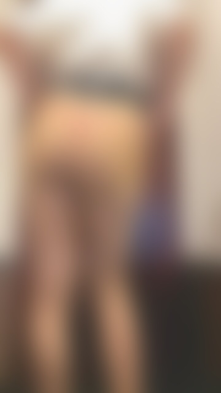 ストッキング履く動画です🥰💕💕 (2/2)