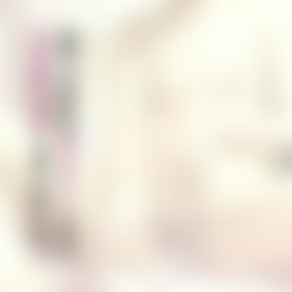 今回は視聴者さんから頂いたディルドでオナニーしてみました(⋈◍>◡<◍)。✧♡
初めてディルド使ったけどイけたからびっくり😍😍
ハマっちゃいそう、、、なくらい気持ちよかったです笑
#素人
#顔出し
#オナニー
#コスプレ
#裏垢 (2/2)