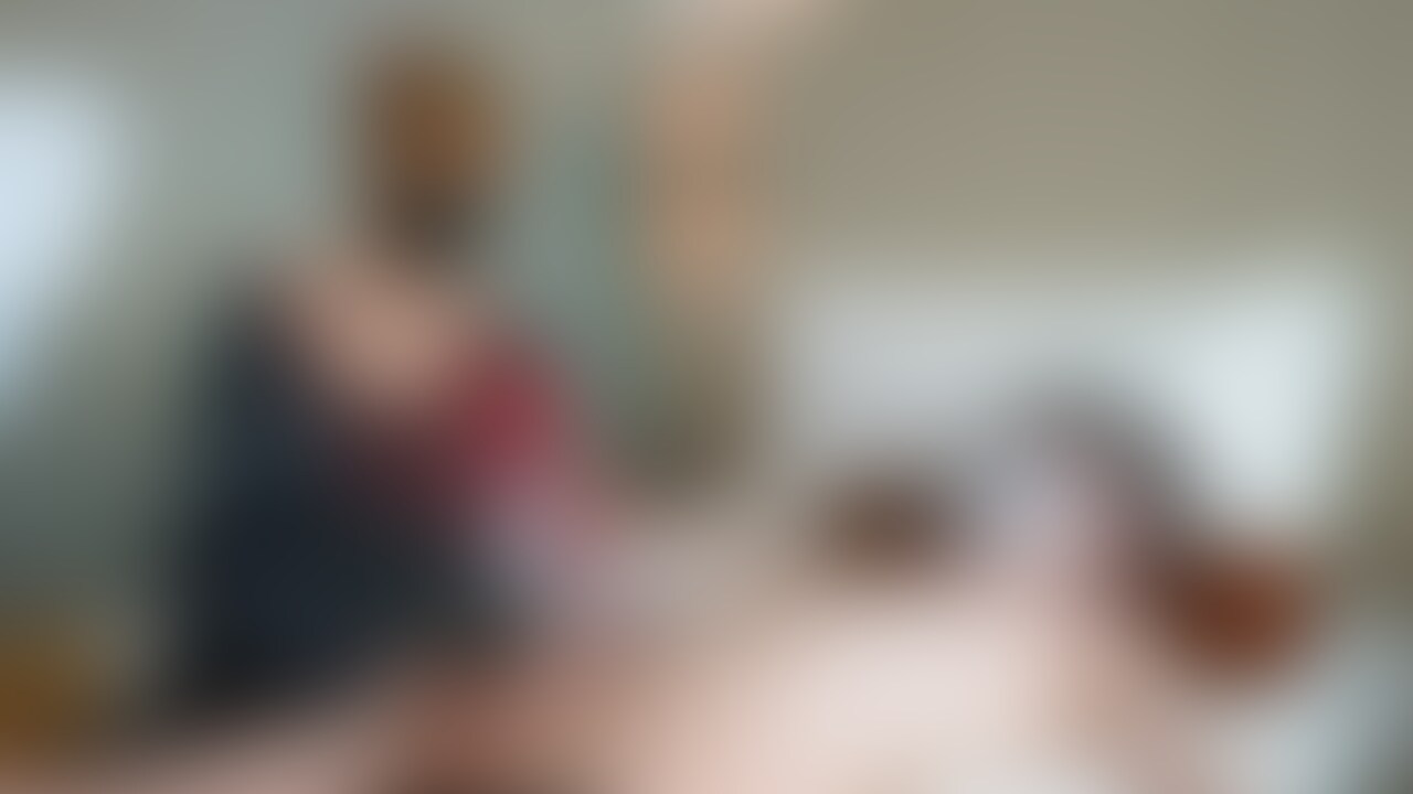 今日も全身くまなくくすぐっちゃうよー??🤭
みんなはどこが弱いかな??
おちんぽシコシコした後は、裏筋と玉もこちょこちょ♪
最近前よりも玉をこちょこちょするのにハマってるの🤭
なんか気づいたら玉こちょこちょしちゃってる🫢
もう無意識に手が動いちゃってるの♪ (2/2)