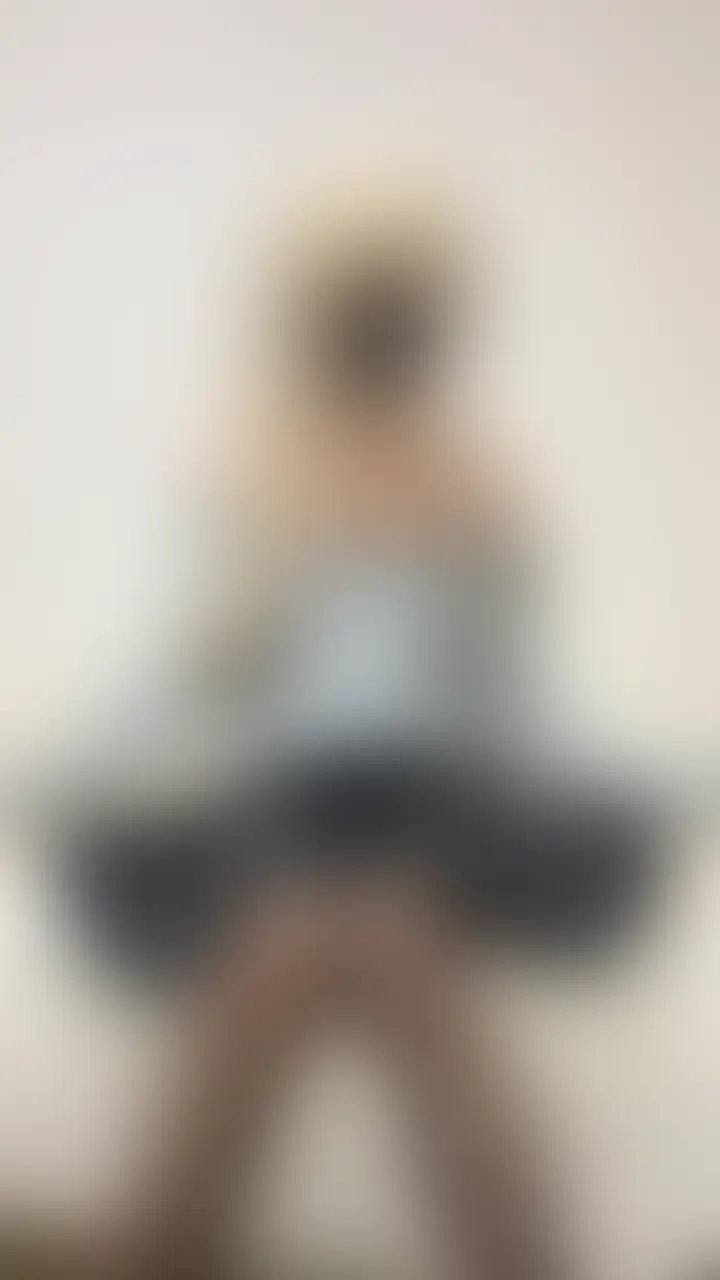 『レザースカートにぶっかけ！！！🖤』 sample 1